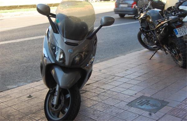 PIAGGIO X EVO 400