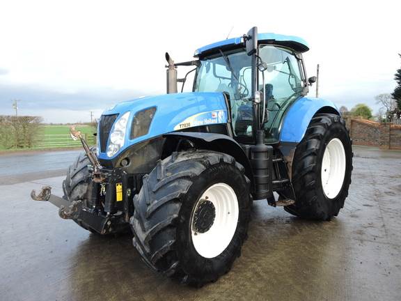 New Holland T7030