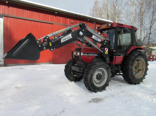 Case IH 695 etukuormaimella