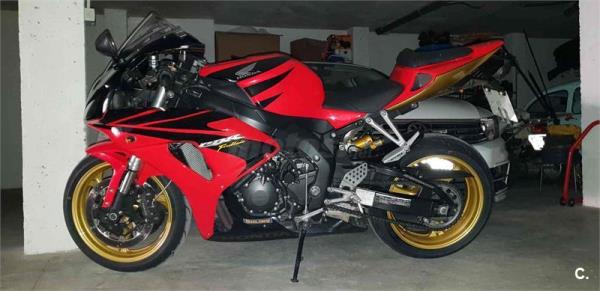 HONDA CBR 1000RR