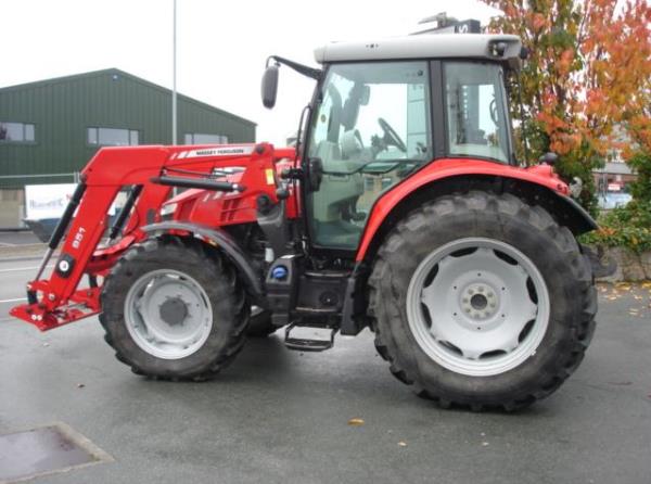 Massey Ferguson 5613