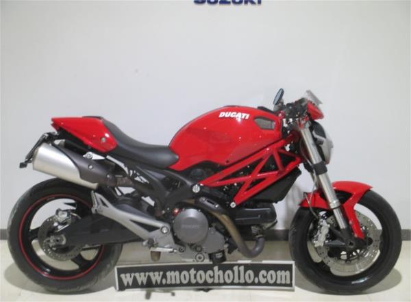 DUCATI MONSTER 696