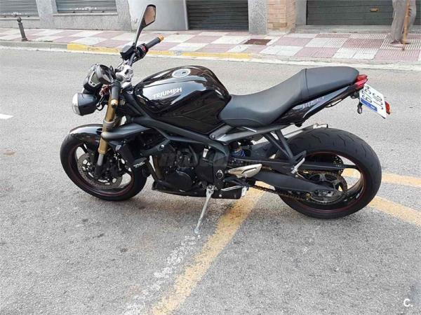 TRIUMPH STREET TRIPLE