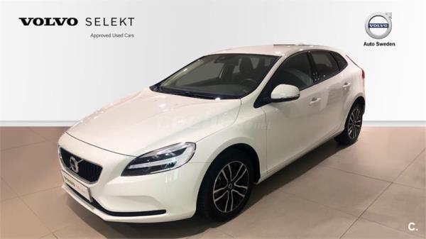 VOLVO V40 2.0 T2 Momentum Auto 5p.