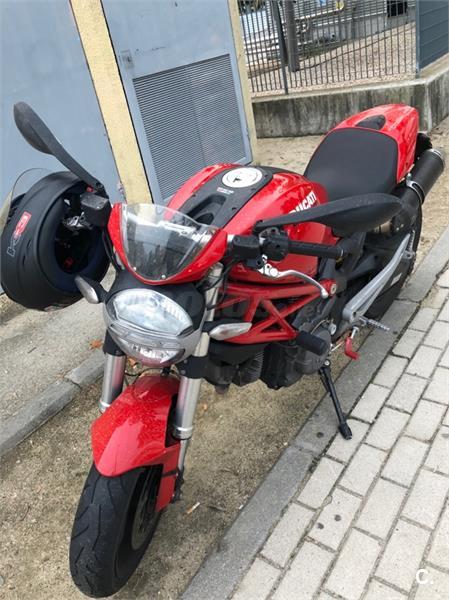 DUCATI MONSTER 696