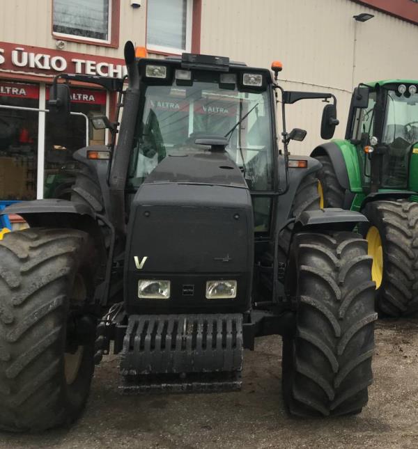 Valtra Valmet 8400