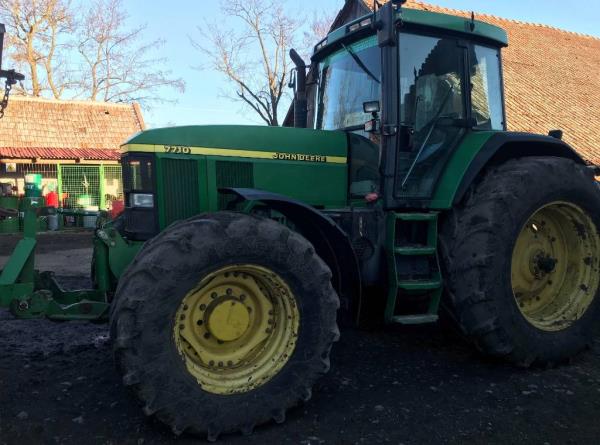 John Deere 7710