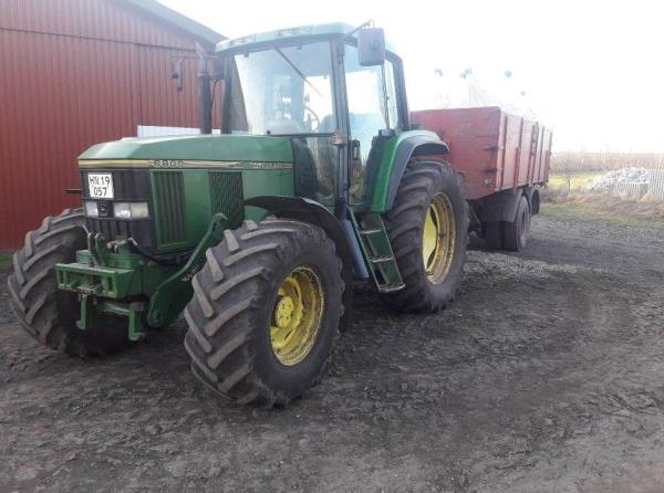 John Deere 6800 med frontlift