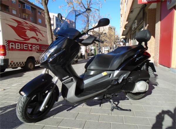 YAMAHA X MAX 250 BLACK