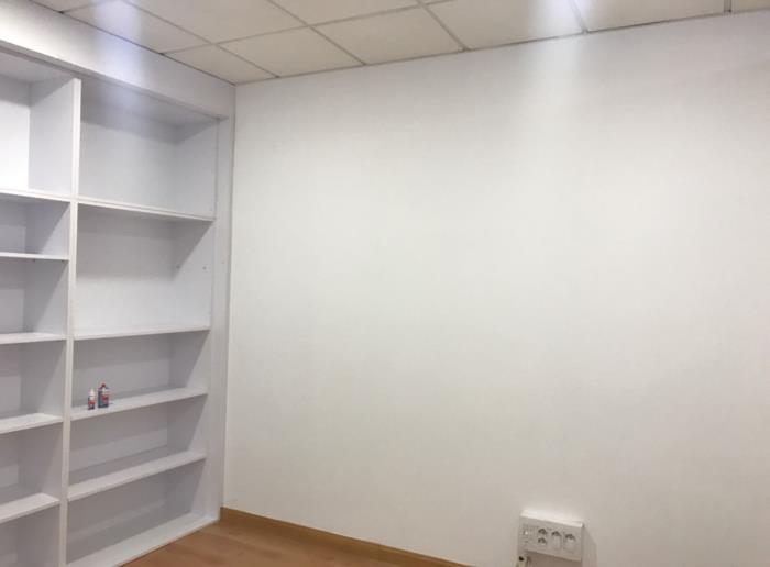 se vende mobiliario comercial y despacho