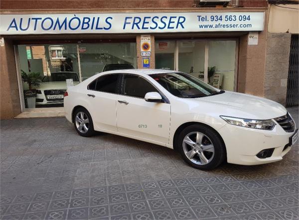 Honda accord 4 puertas Gasolina del año 2012