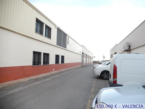 Se vende industrial de 300 metros en Puçol Valencia