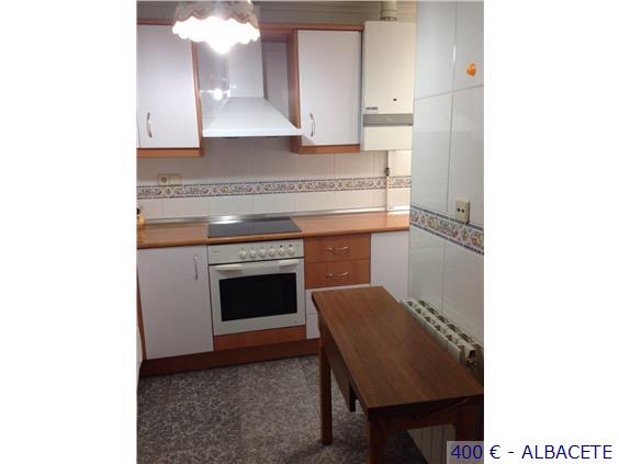 Piso en alquiler de 2 habitaciones en  Albacete Capital