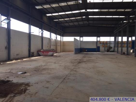 Se vende industrial de 1650 metros en Sollana Valencia