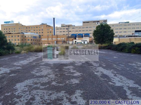 Se vende solar de 2621 metros en Castellón de la Plana / Castelló de la Plana