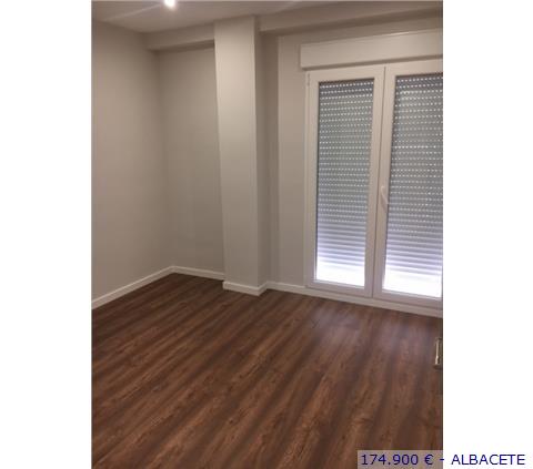 Vendo piso de 3 habitaciones en  Albacete Capital