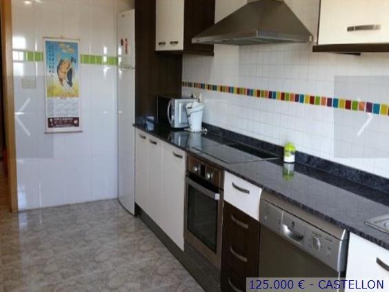 Vendo piso de 4 habitaciones en Castellón de la Plana / Castelló de la Plana