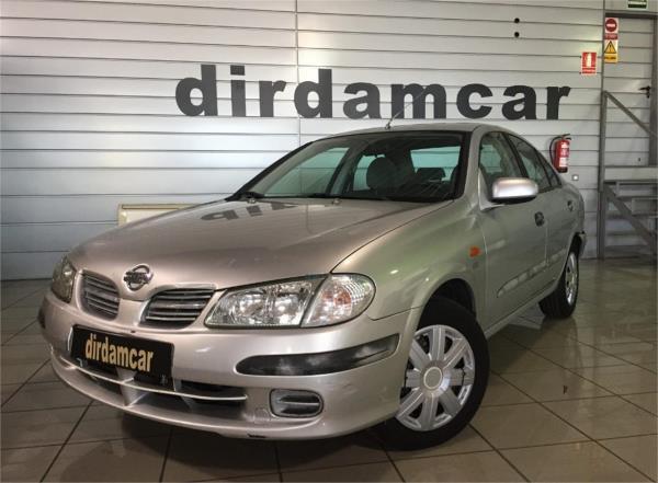 Nissan almera 4 puertas Diesel del año 2002