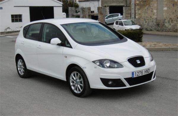 Seat altea 5 puertas Diesel del año 2013