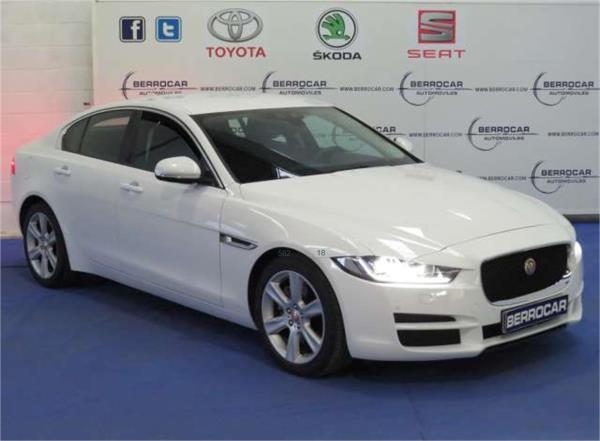 Jaguar xe 4 puertas Automático Diesel del año 2015