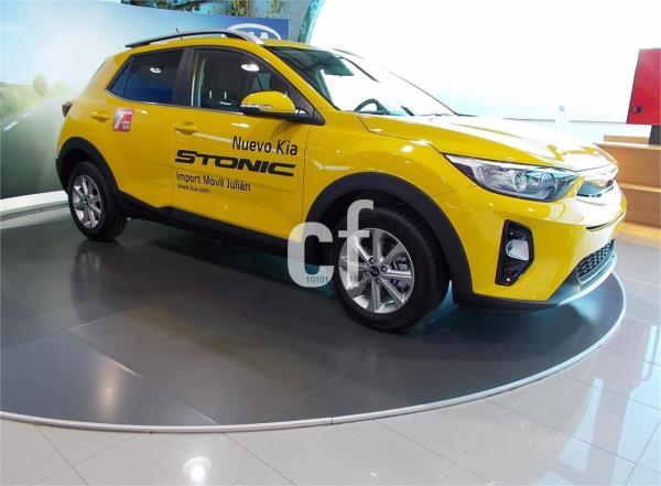 Kia stonic 5 puertas Gasolina del año 2017