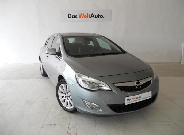 Opel astra 5 puertas Diesel del año 2010