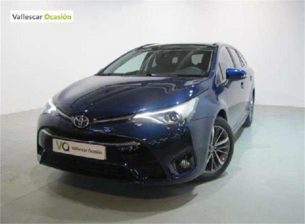 Toyota avensis 5 puertas Diesel del año 2016