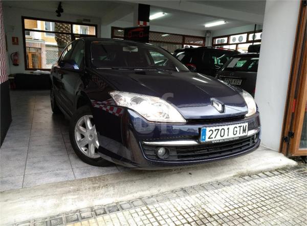 Renault laguna 5 puertas Diesel del año 2010