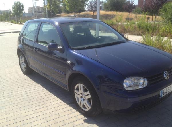 Volkswagen golf 3 puertas Gasolina del año 2002