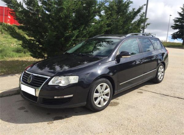 Volkswagen passat 5 puertas Diesel del año 2006