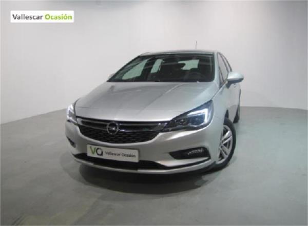 Opel astra 5 puertas Diesel del año 2017