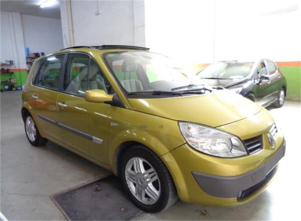 Renault scenic 5 puertas Diesel del año 2005