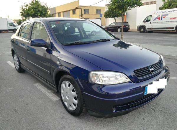 Opel astra 5 puertas Gasolina del año 2001