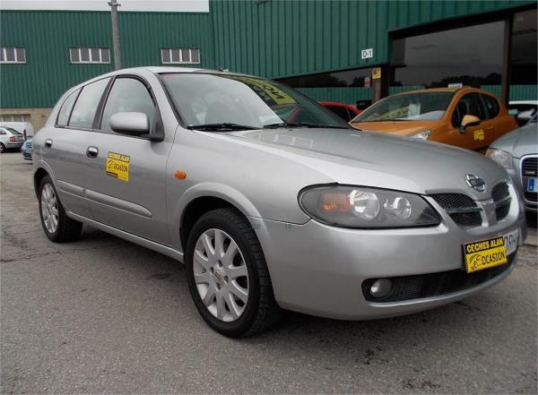 Nissan almera 5 puertas Diesel del año 2005