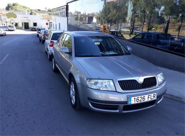 Skoda superb 4 puertas Diesel del año 2007