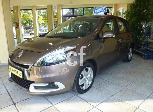 Renault scenic 5 puertas Diesel del año 2012