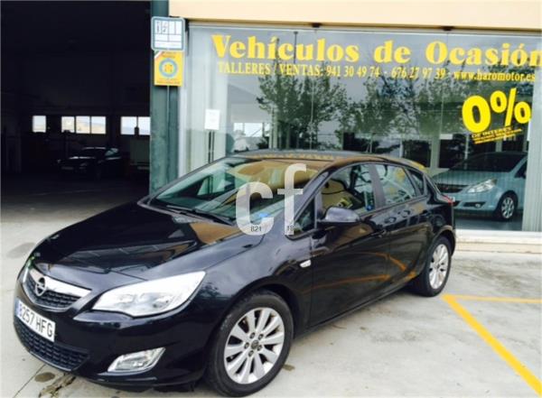 Opel astra 5 puertas Diesel del año 2011