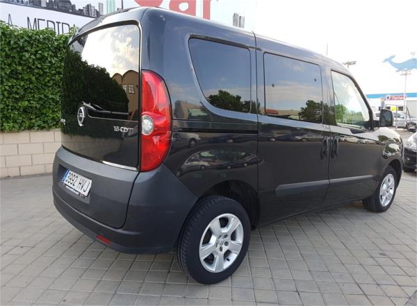 Opel combo 5 puertas Diesel del año 2014