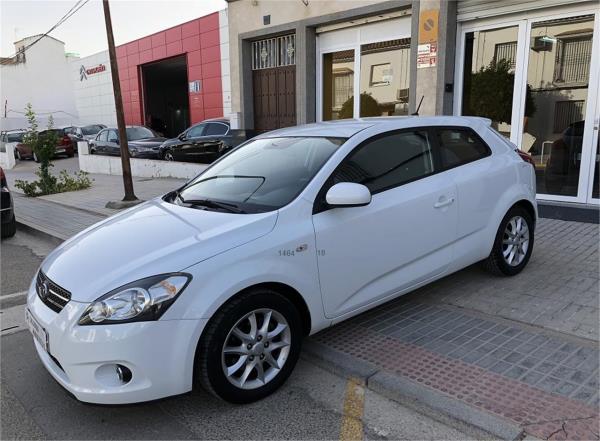 Kia ceed 5 puertas Gasolina del año 2010