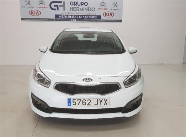 Kia ceed 5 puertas Diesel del año 2017