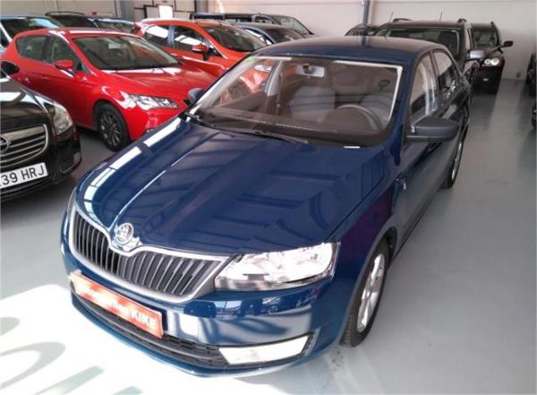 Skoda rapid 5 puertas Gasolina del año 2013