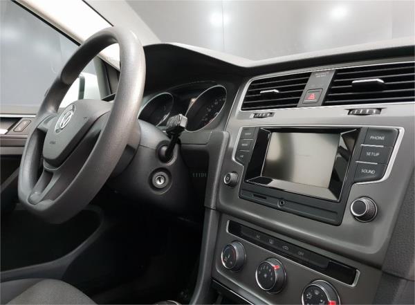 Volkswagen golf 5 puertas Diesel del año 2016