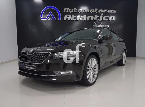 Skoda superb 5 puertas Diesel del año 2015