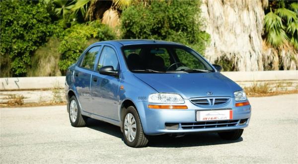 Daewoo kalos 5 puertas Gasolina del año 2004