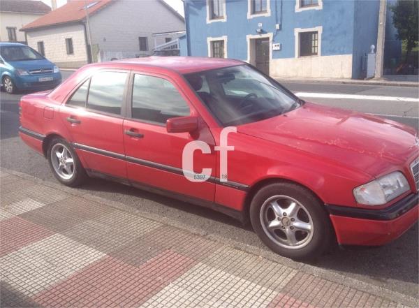 Mercedes benz clase c 4 puertas Automático Diesel del año 1997