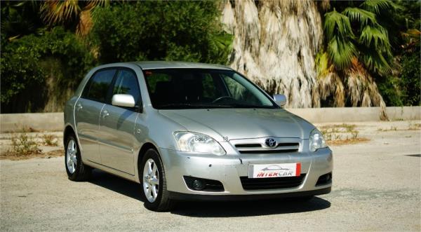 Toyota corolla 5 puertas Diesel del año 2005