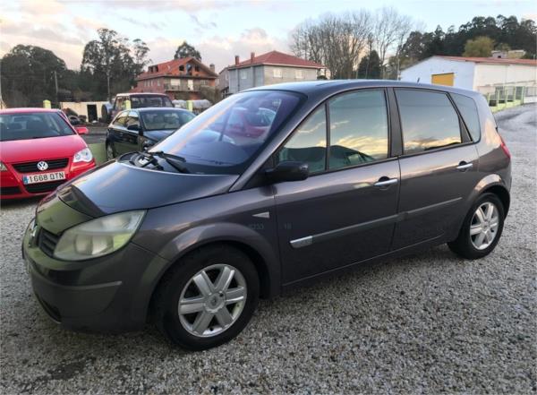 Renault scenic 5 puertas Diesel del año 2004