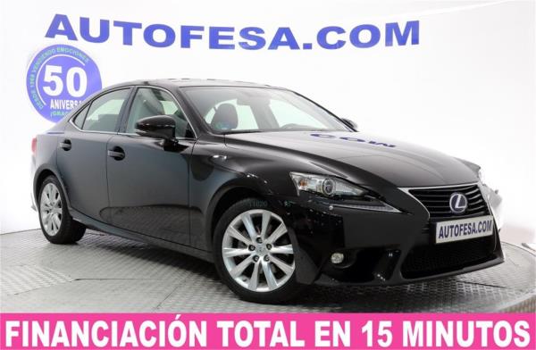 Lexus is 4 puertas Automático Eléctrico / Híbrido del año 2015