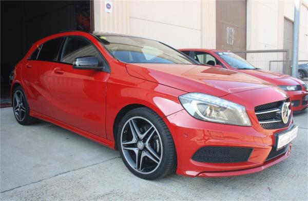 Mercedes benz clase a 5 puertas Diesel del año 2014