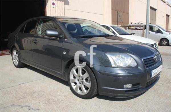 Toyota avensis 5 puertas Gasolina del año 2006